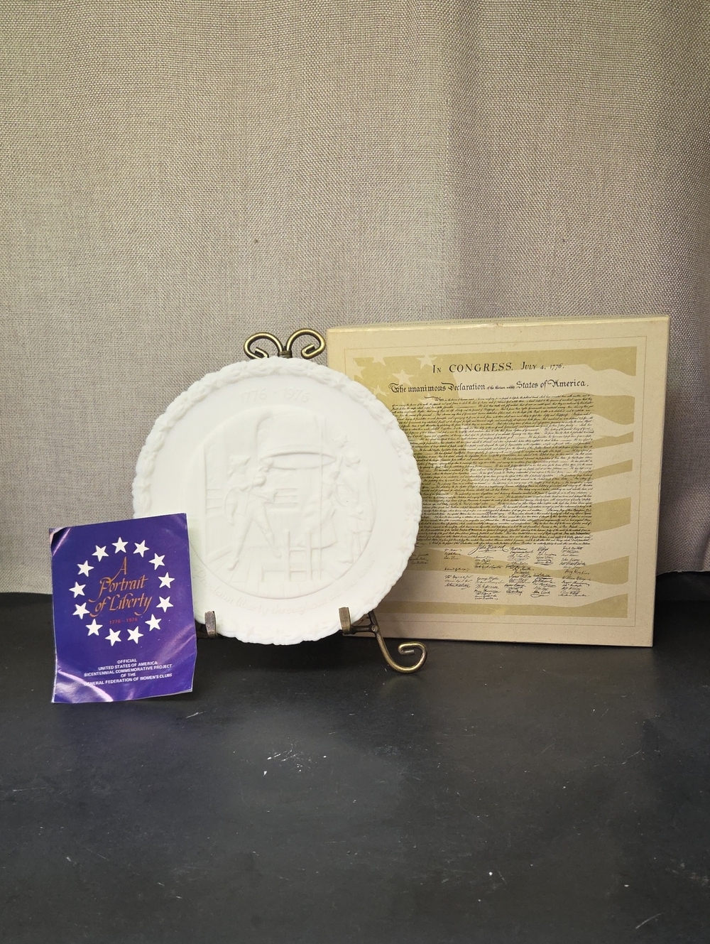 Vintage Fenton Bicentennial Milk Glass White #1 Of 4 Commemorative Plates 1976